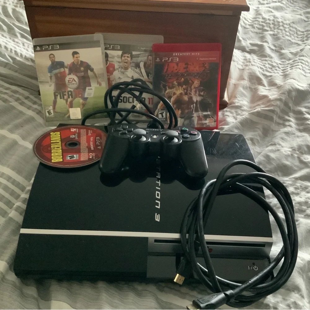 Sony Playstation 3 PHAT Fat CECHG01 40GB Console, games & accessories included.